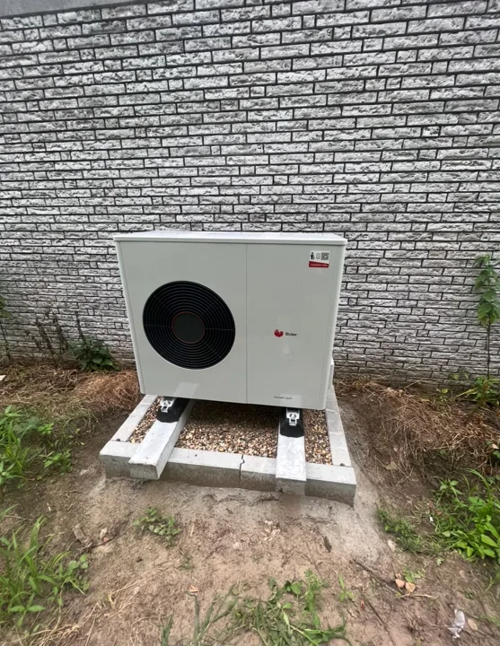 Buitenunit op een grondopstelling