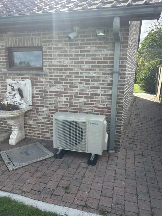 Buitenunit onder een afdak